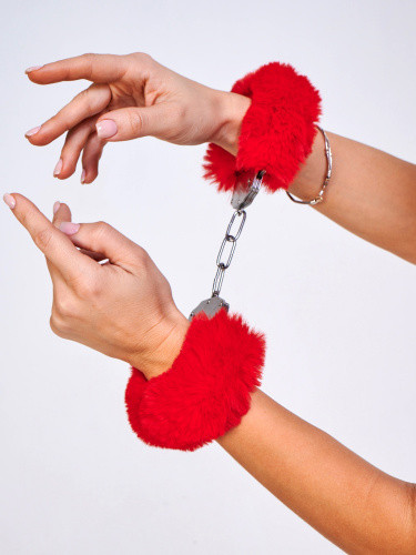 НАРУЧНИКИ С ПУШИСТЫМ КРАСНЫМ МЕХОМ (BE MINE) (ONE SIZE) арт. 04996, 04996